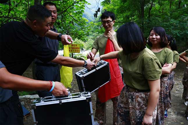 汇海团建拓展训练